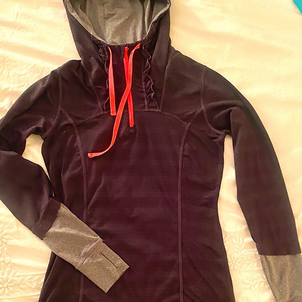 MPG 3/4 ZIP LONG SLEEVE TOP W/ruffles HOODED size XS